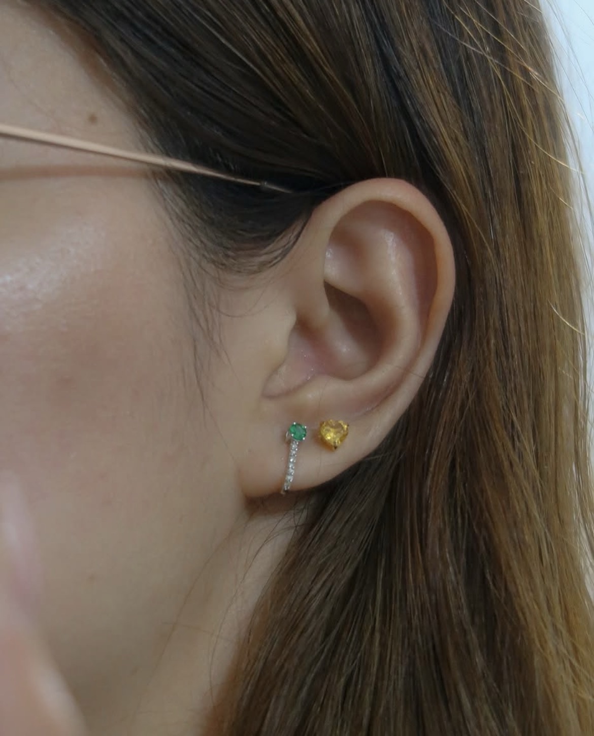 18K Gold Emerald Huggies Earrings